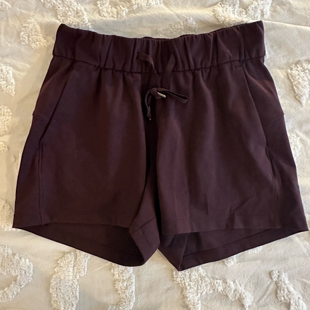 Lululemon short. Sz6 burgendy